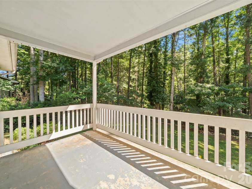 33 Baker Drive, Asheville, NC 28806.  MLS# CAR4406156, YatesRealty ID 41316. Front porch