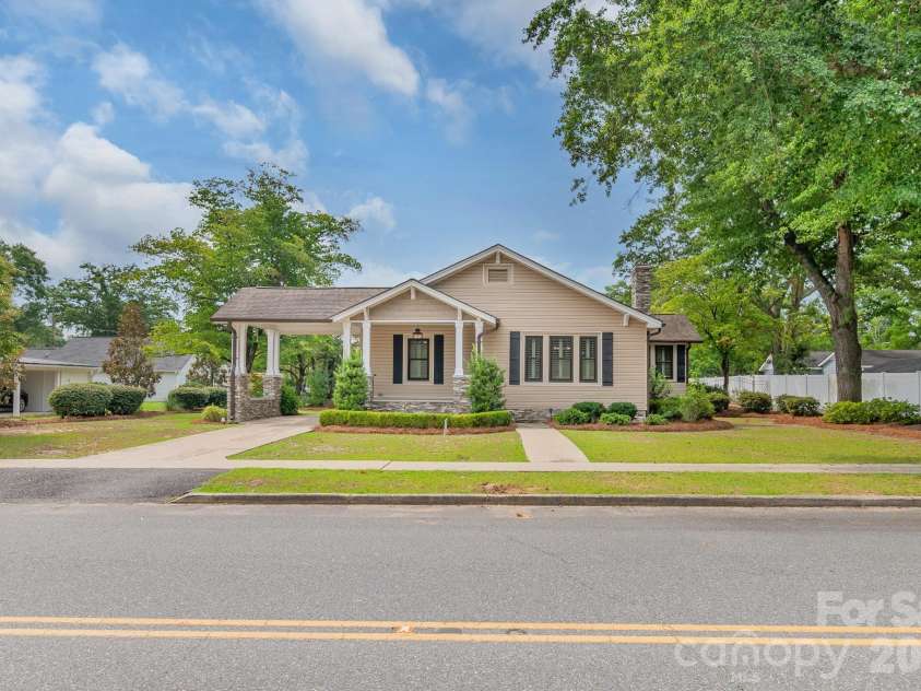 312 Church Street, Kershaw, SC 29067.  MLS# CAR4408830, YatesRealty ID 41317. 