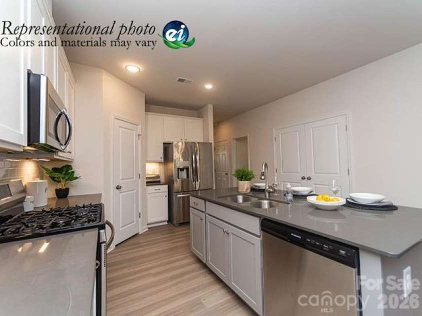 9358 Slimster Drive, Charlotte, NC 28214.  MLS# CAR4407869, YatesRealty ID 41318. 