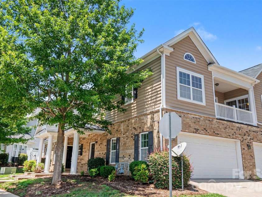 15323 Barossa Valley Street, Charlotte, NC 28277.  MLS# CAR4383419, YatesRealty ID 41319. 
