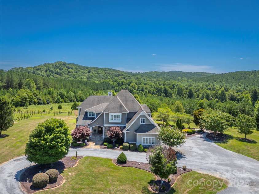 270 Walking Horse Trail, Rutherfordton, NC 28139.  MLS# CAR4160483, YatesRealty ID 4132. 