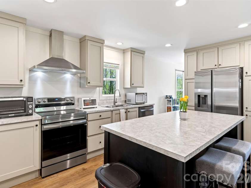 55 Cypress Road, Marion, NC 28752.  MLS# CAR4408323, YatesRealty ID 41321. 