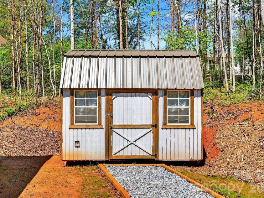55 Cypress Road, Marion, NC 28752.  MLS# CAR4408323, YatesRealty ID 41321. 