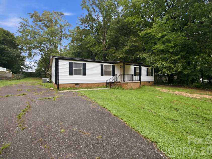 3250 Ole Country Lane, Claremont, NC 28610.  MLS# CAR4410704, YatesRealty ID 41322. 
