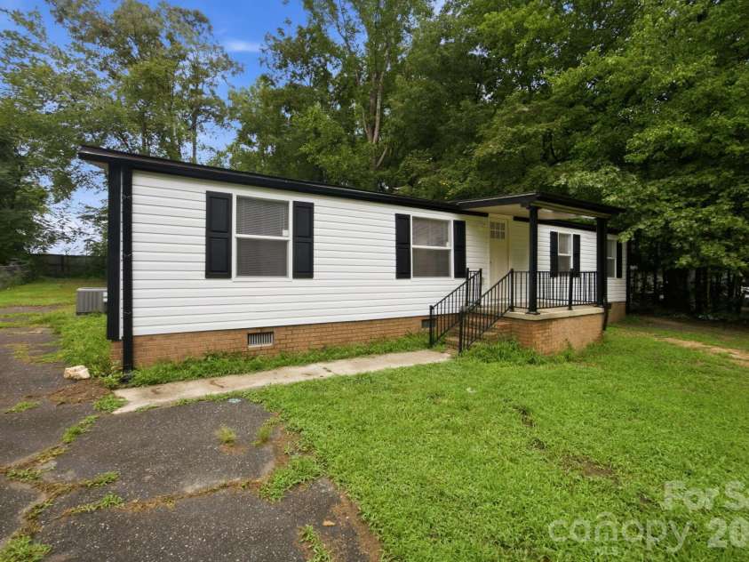 3250 Ole Country Lane, Claremont, NC 28610.  MLS# CAR4410704, YatesRealty ID 41322. 