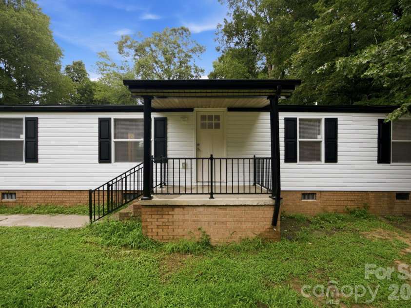 3250 Ole Country Lane, Claremont, NC 28610.  MLS# CAR4410704, YatesRealty ID 41322. 