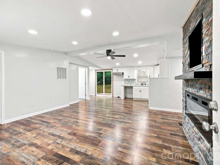 3250 Ole Country Lane, Claremont, NC 28610.  MLS# CAR4410704, YatesRealty ID 41322. 