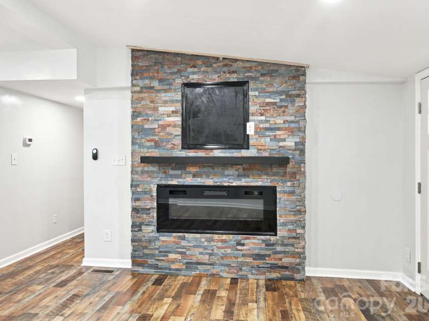 3250 Ole Country Lane, Claremont, NC 28610.  MLS# CAR4410704, YatesRealty ID 41322. 