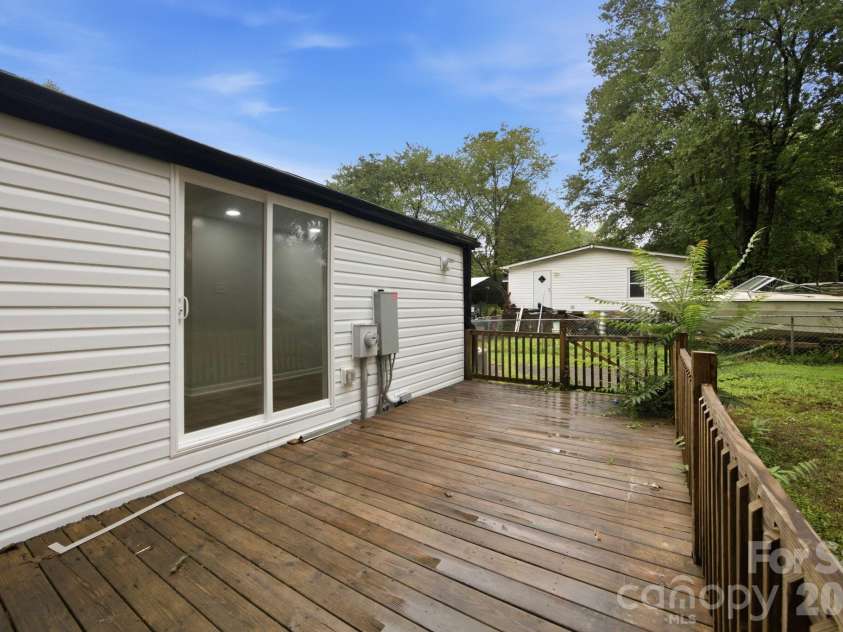 3250 Ole Country Lane, Claremont, NC 28610.  MLS# CAR4410704, YatesRealty ID 41322. 