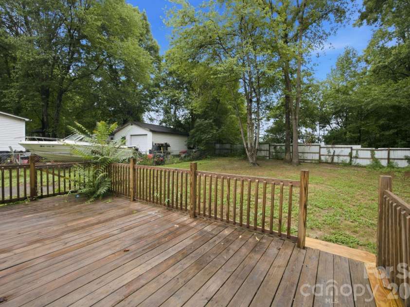 3250 Ole Country Lane, Claremont, NC 28610.  MLS# CAR4410704, YatesRealty ID 41322. 