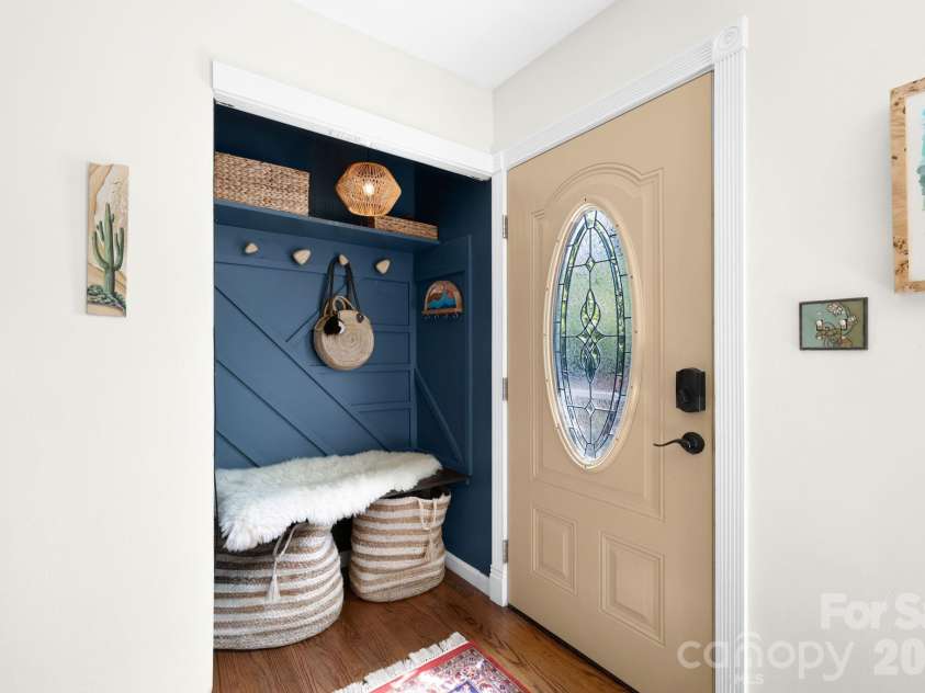 122 Scenic View Drive, Swannanoa, NC 28778.  MLS# CAR4403946, YatesRealty ID 41323. 