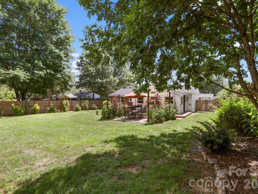 122 Scenic View Drive, Swannanoa, NC 28778.  MLS# CAR4403946, YatesRealty ID 41323. 