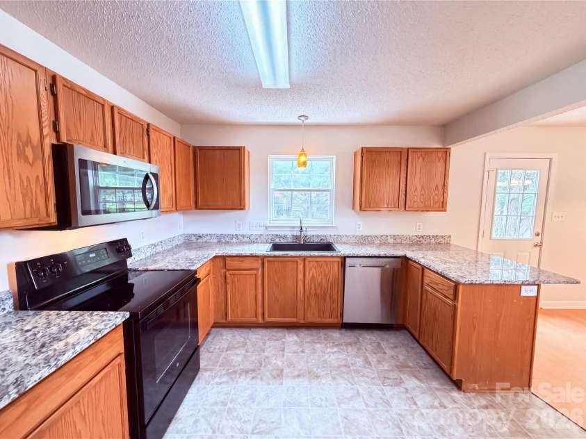 2916 Rosemeade Drive, Monroe, NC 28110.  MLS# CAR4410628, YatesRealty ID 41325. 