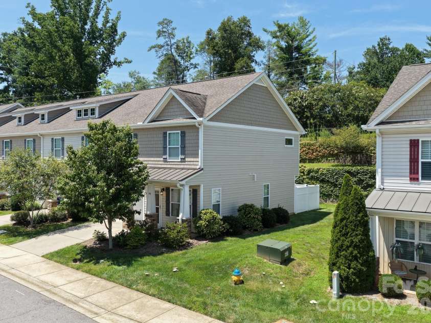 19 Barnett Shoals Drive, Weaverville, NC 28787.  MLS# CAR4410988, YatesRealty ID 41326. 