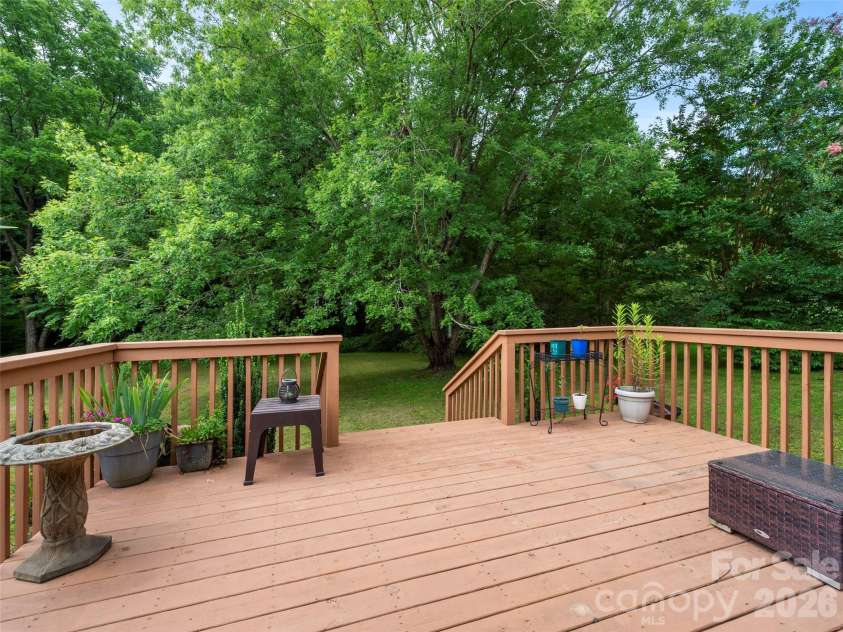 32 Reeves Road, Leicester, NC 28748.  MLS# CAR4407288, YatesRealty ID 41329. 