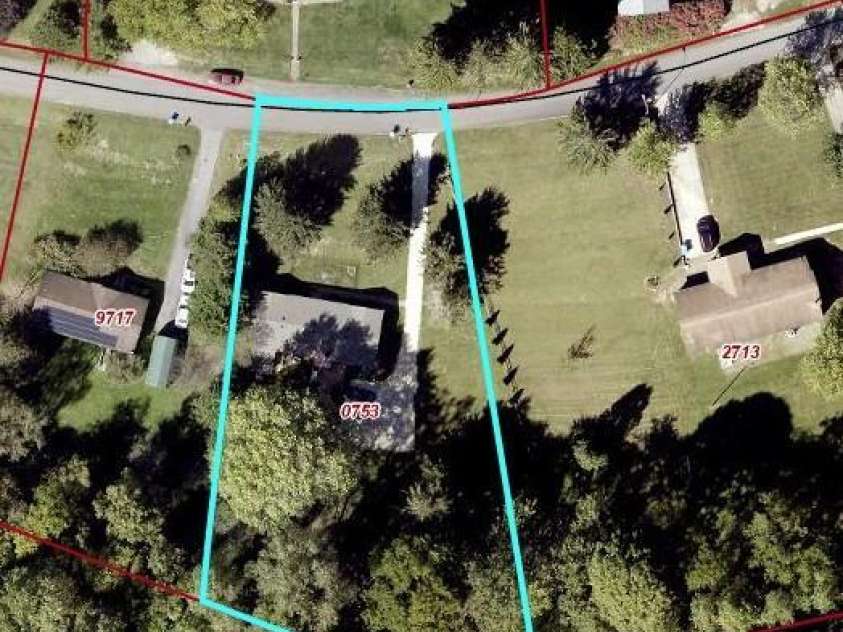 32 Reeves Road, Leicester, NC 28748.  MLS# CAR4407288, YatesRealty ID 41329. 