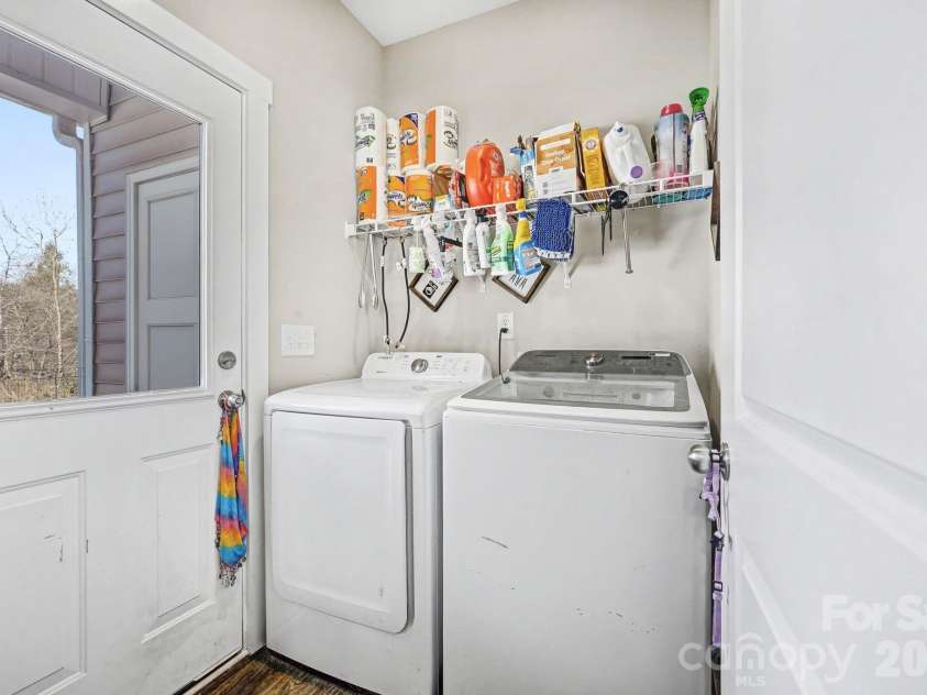 215 James Street, Lexington, NC 27295.  MLS# CAR4344993, YatesRealty ID 4133. 