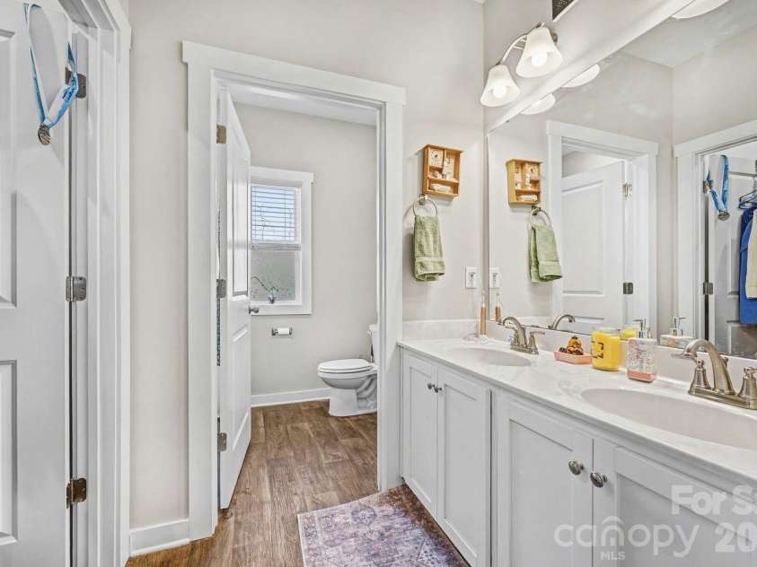 215 James Street, Lexington, NC 27295.  MLS# CAR4344993, YatesRealty ID 4133. 