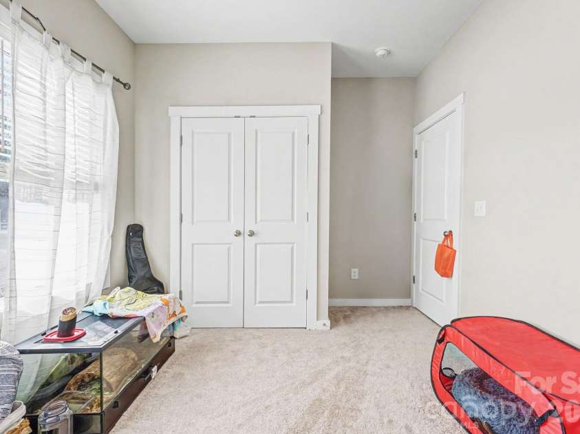 215 James Street, Lexington, NC 27295.  MLS# CAR4344993, YatesRealty ID 4133. 