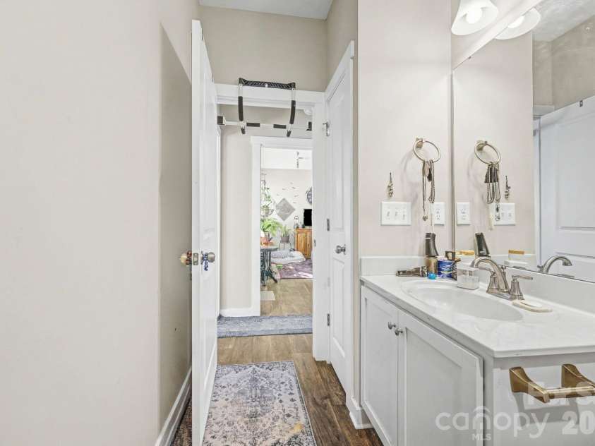 215 James Street, Lexington, NC 27295.  MLS# CAR4344993, YatesRealty ID 4133. 