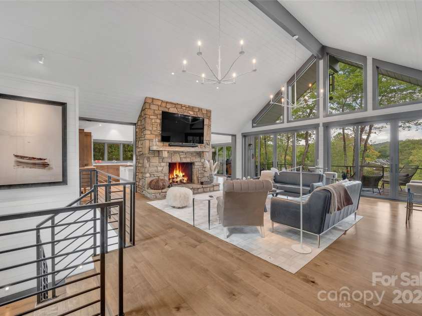 843 North Club Boulevard, Lake Toxaway, NC 28747.  MLS# CAR4113943, YatesRealty ID 4133. 