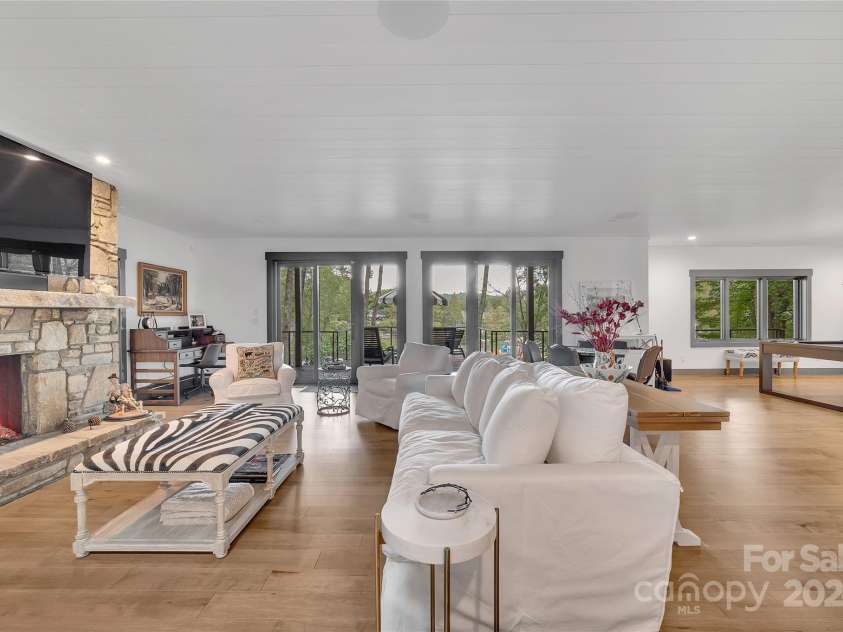 843 North Club Boulevard, Lake Toxaway, NC 28747.  MLS# CAR4113943, YatesRealty ID 4133. 