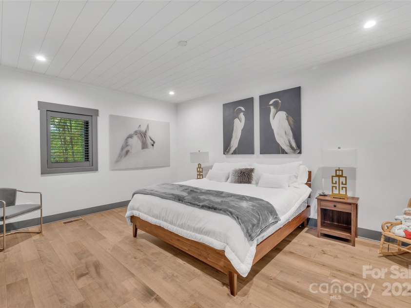 843 North Club Boulevard, Lake Toxaway, NC 28747.  MLS# CAR4113943, YatesRealty ID 4133. 