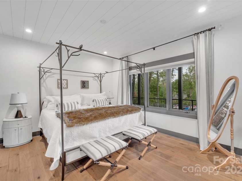 843 North Club Boulevard, Lake Toxaway, NC 28747.  MLS# CAR4113943, YatesRealty ID 4133. 