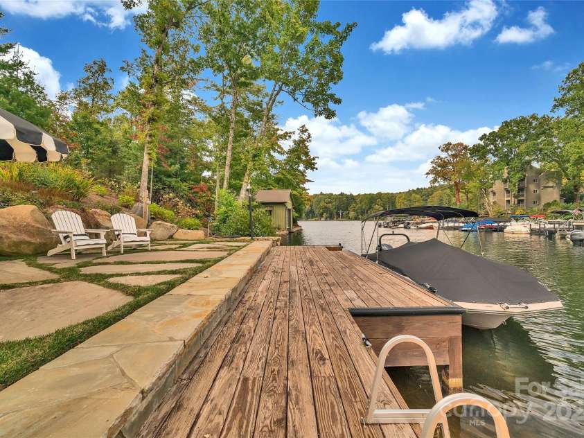 843 North Club Boulevard, Lake Toxaway, NC 28747.  MLS# CAR4113943, YatesRealty ID 4133. 