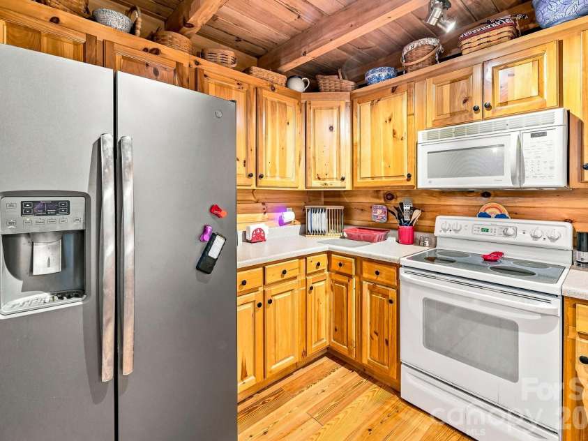 450 Starling Road, Lake Lure, NC 28746.  MLS# CAR4410203, YatesRealty ID 41330. 