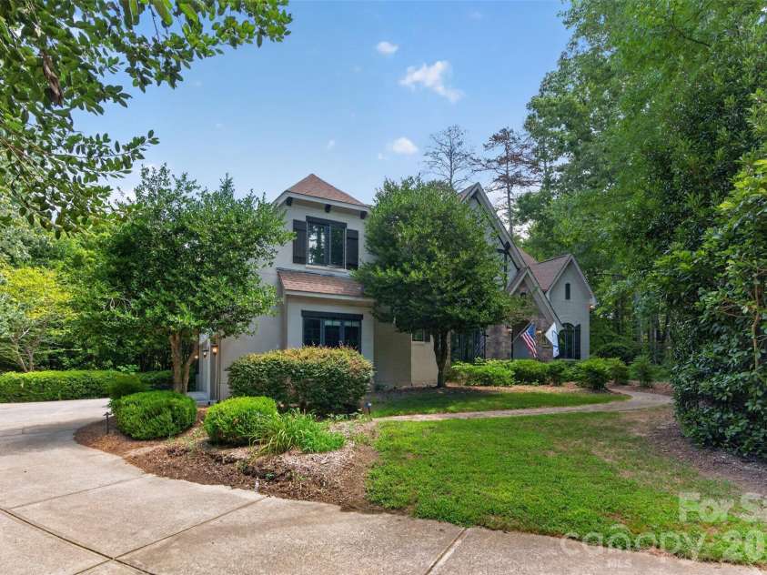 3003 Ocaso Court, Matthews, NC 28104.  MLS# CAR4401210, YatesRealty ID 41331. 