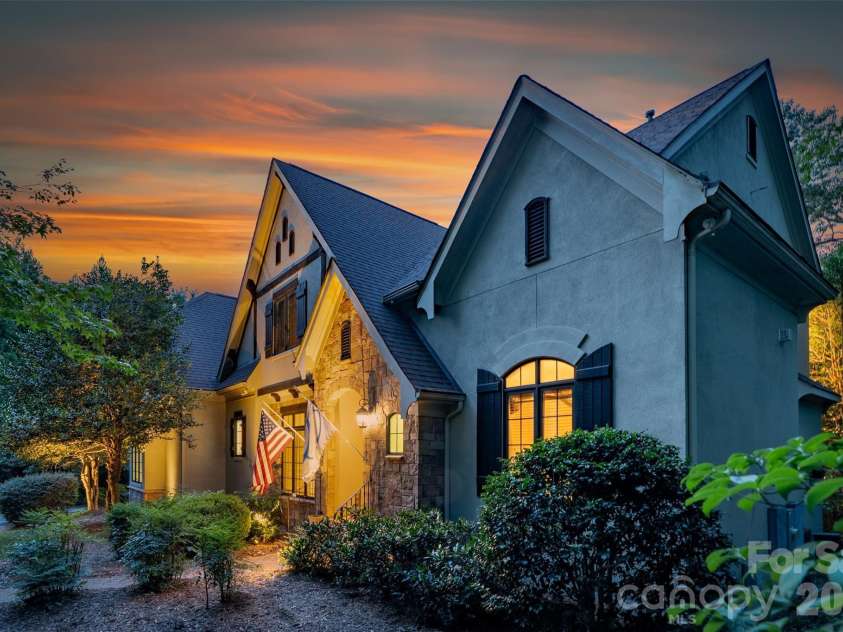 3003 Ocaso Court, Matthews, NC 28104.  MLS# CAR4401210, YatesRealty ID 41331. 