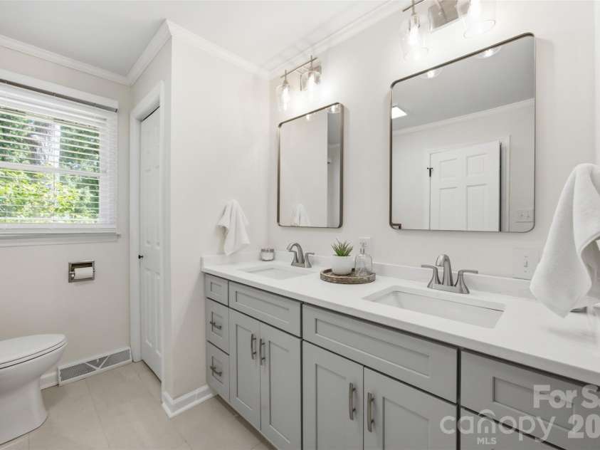 1403 Georgia Avenue, Monroe, NC 28112.  MLS# CAR4410762, YatesRealty ID 41332. Primary Bathroom