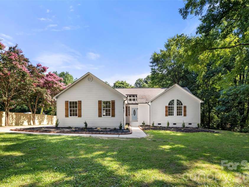 1524 Park Avenue, Salisbury, NC 28146.  MLS# CAR4409806, YatesRealty ID 41334. 