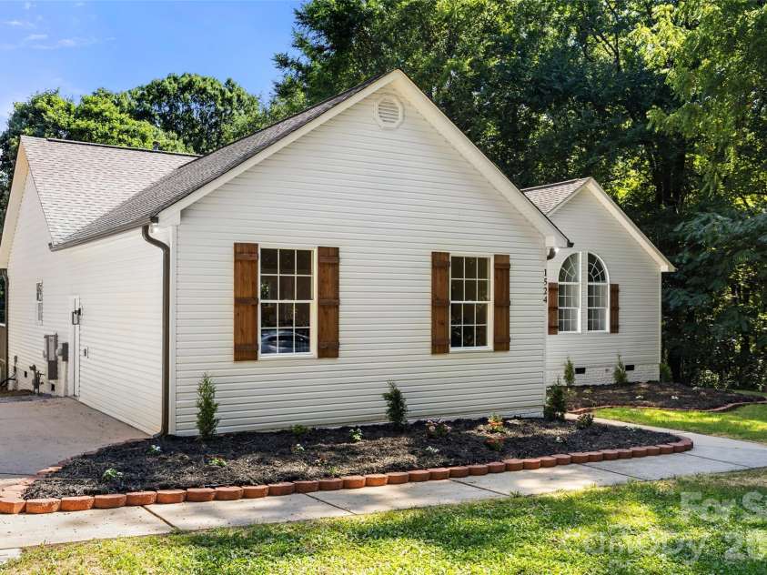 1524 Park Avenue, Salisbury, NC 28146.  MLS# CAR4409806, YatesRealty ID 41334. 