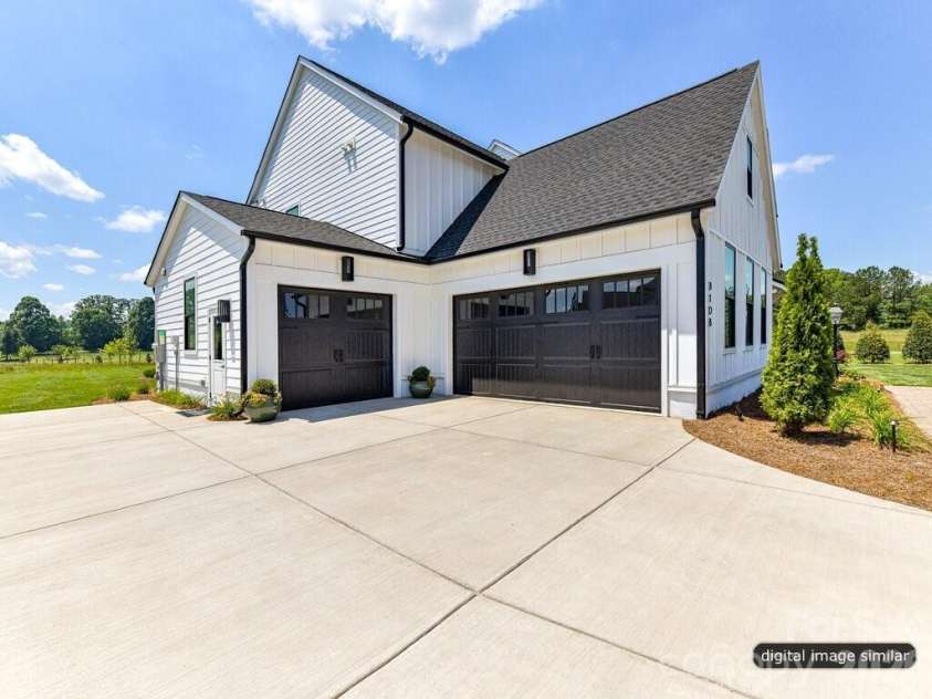 2232 Grey Road, Davidson, NC 28036.  MLS# CAR4410535, YatesRealty ID 41335. 