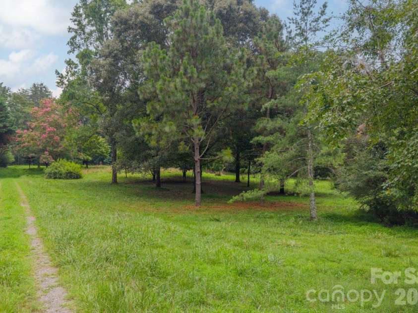 2232 Grey Road, Davidson, NC 28036.  MLS# CAR4410535, YatesRealty ID 41335. Beautiful 2 acre homesite