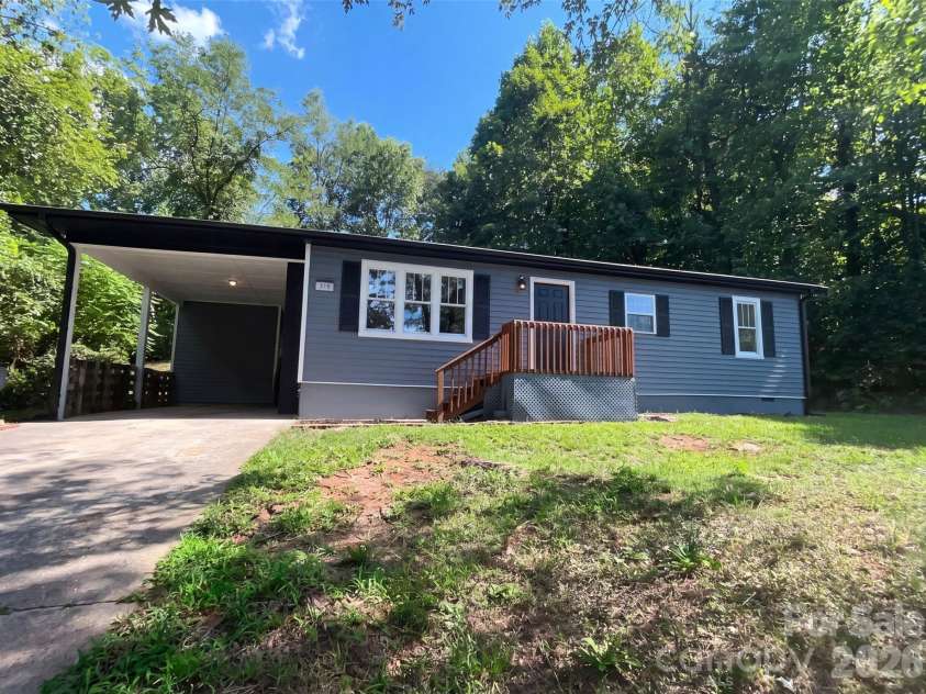 915 Kenham Place, Lenoir, NC 28645.  MLS# CAR4409318, YatesRealty ID 41336. 
