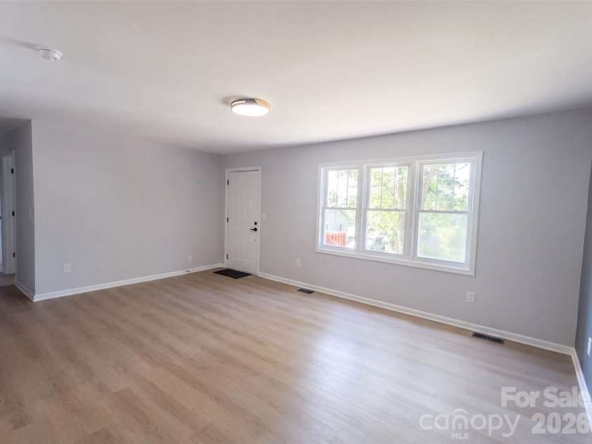 915 Kenham Place, Lenoir, NC 28645.  MLS# CAR4409318, YatesRealty ID 41336. 
