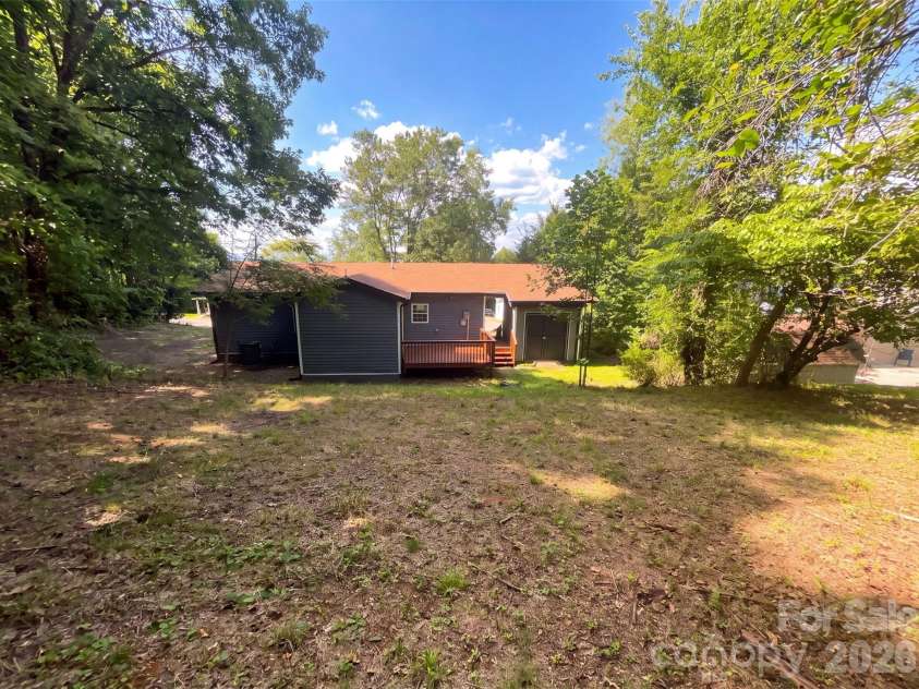 915 Kenham Place, Lenoir, NC 28645.  MLS# CAR4409318, YatesRealty ID 41336. 