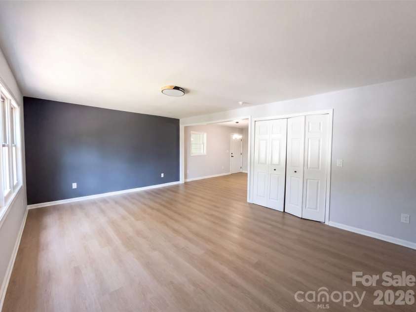 915 Kenham Place, Lenoir, NC 28645.  MLS# CAR4409318, YatesRealty ID 41336. 