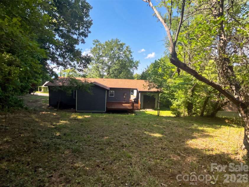 915 Kenham Place, Lenoir, NC 28645.  MLS# CAR4409318, YatesRealty ID 41336. 