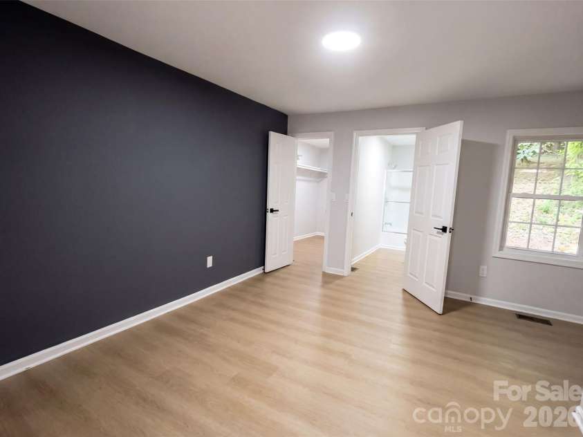 915 Kenham Place, Lenoir, NC 28645.  MLS# CAR4409318, YatesRealty ID 41336. Staged Photo