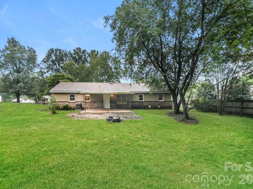 320 Aqua Drive, Forest City, NC 28043.  MLS# CAR4409702, YatesRealty ID 41337. 