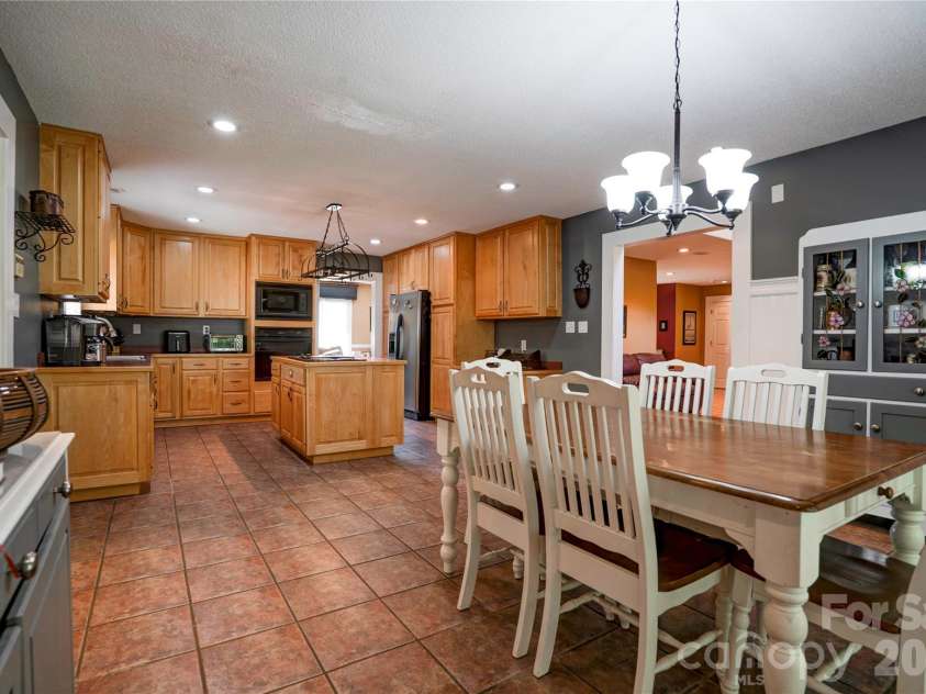 2424 Olan Drive, Shelby, NC 28152.  MLS# CAR4395508, YatesRealty ID 41339. Kitchen/Dining