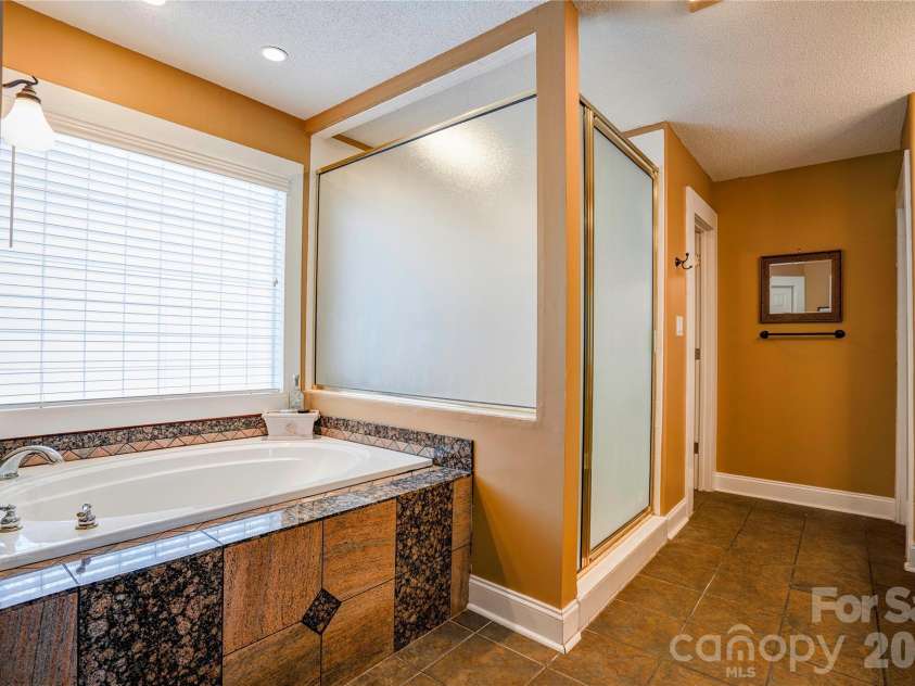 2424 Olan Drive, Shelby, NC 28152.  MLS# CAR4395508, YatesRealty ID 41339. Primary Bath