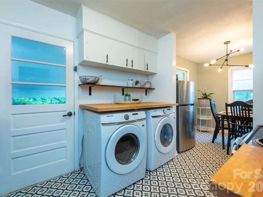 732 Fairview Road, Asheville, NC 28803.  MLS# CAR4407474, YatesRealty ID 41340. 