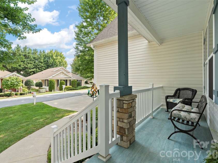 64 Eagle Pointe Way, Flat Rock, NC 28731.  MLS# CAR4408139, YatesRealty ID 41341. 