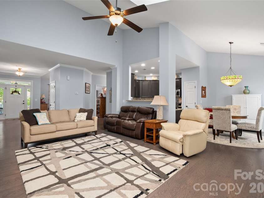 64 Eagle Pointe Way, Flat Rock, NC 28731.  MLS# CAR4408139, YatesRealty ID 41341. 