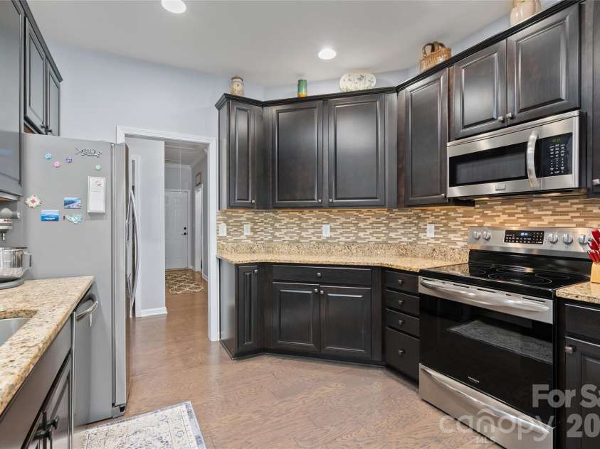 64 Eagle Pointe Way, Flat Rock, NC 28731.  MLS# CAR4408139, YatesRealty ID 41341. 